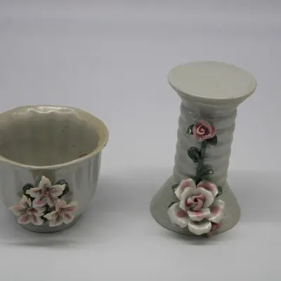 Vintage porcelain Vase set
$30.00