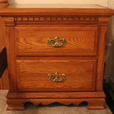 2-Drawer Oak Nightstand
$50.00
26in. x 16in. x 26in.