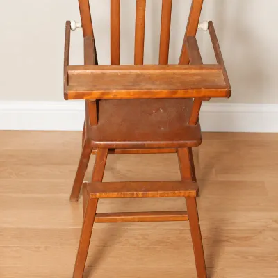 Vintage Wood Doll High chair
$30.00
12" x 10" x 26"