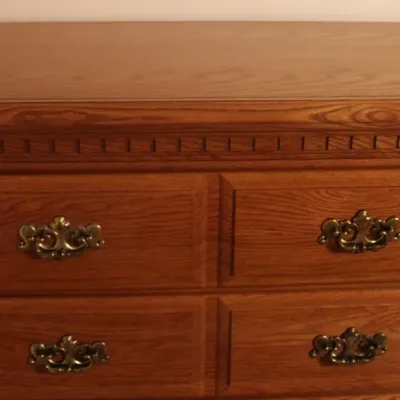 Tall Solid Wood Oak Chest of Drawers
$70.00
38in. x 18in. x 53in.