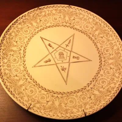 Vintage Order of the Eastern Star (O.E.S) 10in. 22k Gold Plate
$30.00