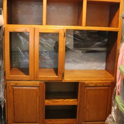 Large Oak Wood Entertainment Center
$130.00
72" x 14.5" x 60"