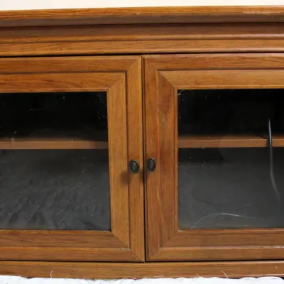 Oak Wooden TV Stand w/ Glass Cabinets
$50.00
40in. x 22in. x 25in.