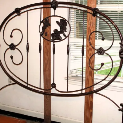 Antique Metal & Iron Bed Frame with Head & Footboard
$250.00
80in. x 62in. x 56in