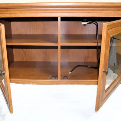 Oak Wooden TV Stand w/ Glass Cabinets
$50.00
40in. x 22in. x 25in.