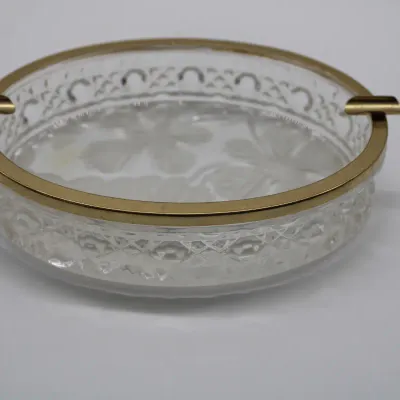 Vintage 'Mikasa Studio Nova' Oval Crystal Dish
$15.00
- With Frosted Iris
- Metallic Gold Rim