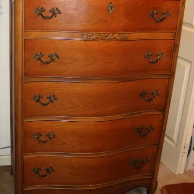 Vintage Louis XV-Style Wood Tallboy Chest of Drawers
$200.00
36in. x 19.5in. x 49in.