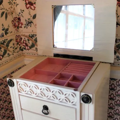 White Wooden Jewelry Armoire
$60.00
16in. x 12.5in. x 41in
- Pink velvet interior
- Life top mirror
