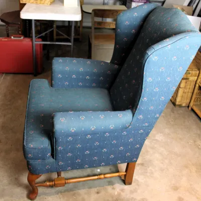 Blue Wingback Chair with Floral pattern
$50.00
27.5" x  25.5" x 43"