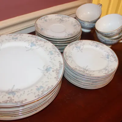 Vintage Imperial China (Seville #5303) China Dish Set
$70.00