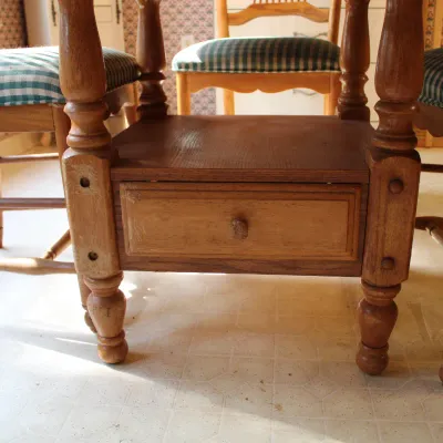 Traditional Wood Dining Table w/ 4 Chairs.
$260.00
62in. x 44in. x 30in.
-Dining table has a bottom drawer
-4 chairs are upholstered with...