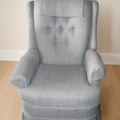 Light Blue Wingback Rocking Chair
$80.00
29" x 25" x 30"