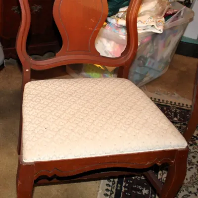 Cherry Wood Dining Set w/ 6 Chairs
$150.00
63in. x 38in. x 29in.

Bottom of some of the chairs does have ware on them.