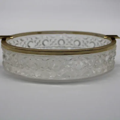 Vintage 'Mikasa Studio Nova' Oval Crystal Dish
$15.00
- With Frosted Iris
- Metallic Gold Rim