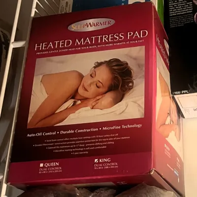 SleepWarmer Heated Mattress Pad (NEW IN BOX)
$30.00