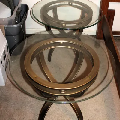 Set of 2 20th-Century Bronze Barstool Side Tables w/ Glass Tops
$120.00
26in. x 26in. x 21in.