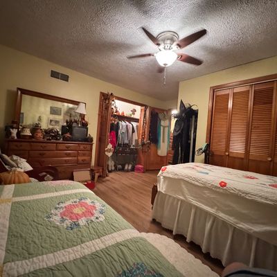 Sale Photo Thumbnail #496
