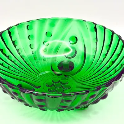 vintage Anchor Hocking "Burple" (also known as "Pearly Bubbles") bowl 