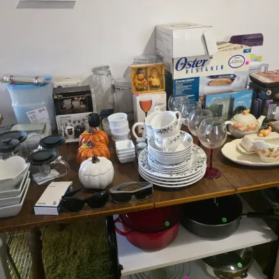 Sale Photo Thumbnail #42: Housewares