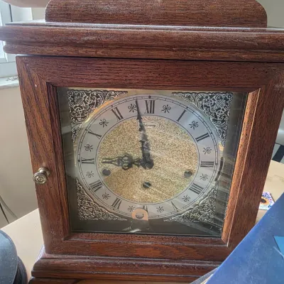 Sale Photo Thumbnail #6: Vintage Ridgeway Mantle Clock