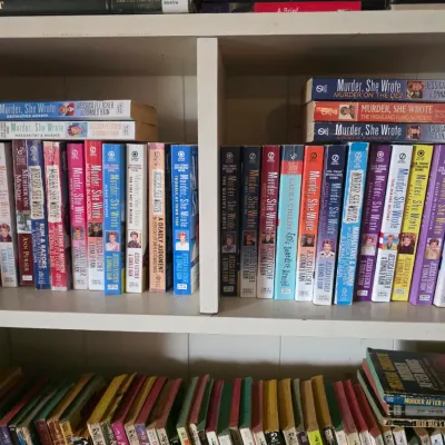 Sale Photo Thumbnail #46: Hundreds of books.