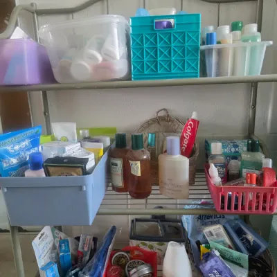 Sale Photo Thumbnail #58: Toiletries