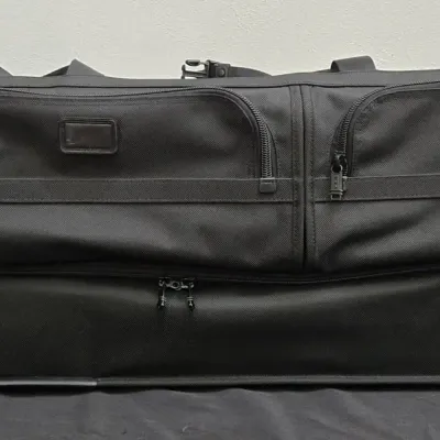 Tumi Large Rolling Suitcase (WH3)