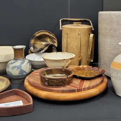 Pottery & Woodware + (WH10)