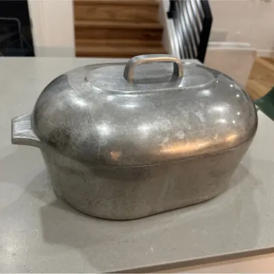 Sale Photo Thumbnail #8: Magnalite Aluminum Roaster With Lid
