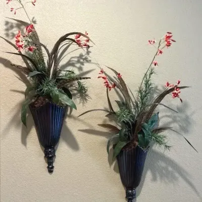 Decorative Metallic Fluted Wall Pocket Planters With Artificial Floral Feather Spray (2)