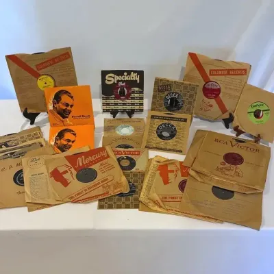 An Original Paper Sleeve Vintage Records 45 And 78 An Original Paper Sleeve