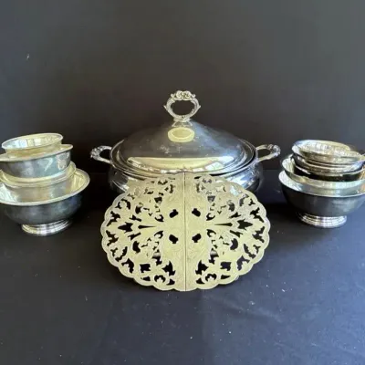 Silver-Plated Gorham, Lunt, Oneida, Sheridan Serving Bowls & Trivet
