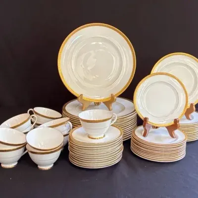Royal Doulton Royal Gold (H4980) English Fine Bone China Plates/Cups With Saucer