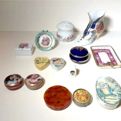 Limoges, Southern Heirlooms and Other Porcelain Boudoir Pieces, 14 Pieces 