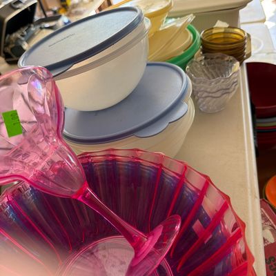 Sale Photo Thumbnail #224: Bowls, Tupperware, lots of Misc.
