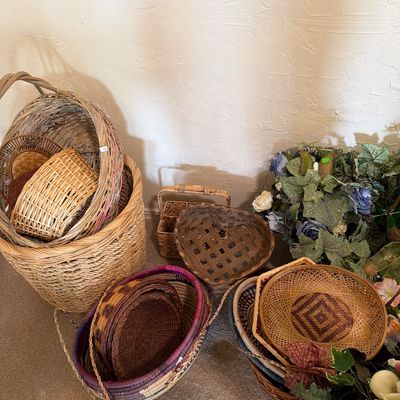 Sale Photo Thumbnail #71: Baskets, Greenery, Frames