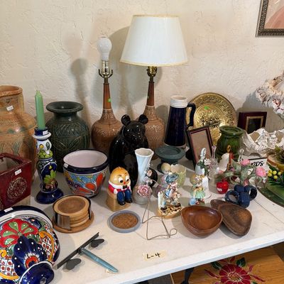 Sale Photo Thumbnail #77: Decor, Vintage Lamps, Mexico Pottery and Lots More.

Table not included
