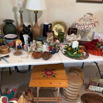 Sale Photo Thumbnail #82: Decor, Vintage Lamps, Mexico Pottery and Lots More.

Table not included