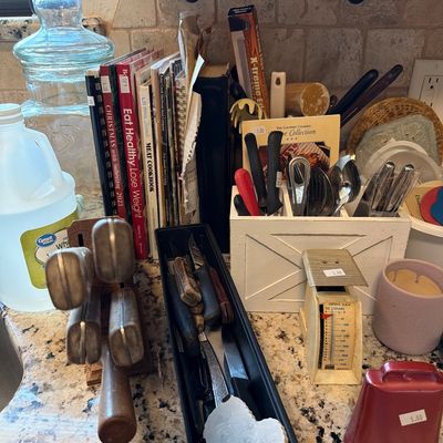Sale Photo Thumbnail #99: Cookbooks, Pioneer Woman items, utensils, spices and more.
Cookie Cutters