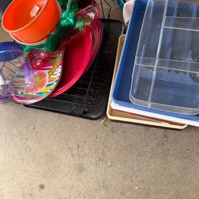 Sale Photo Thumbnail #223: Bowls, Tupperware, lots of Misc.