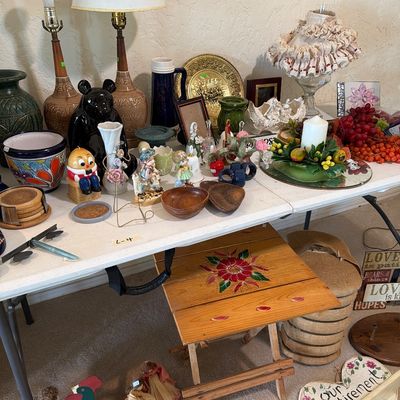 Sale Photo Thumbnail #78: Decor, Vintage Lamps, Mexico Pottery and Lots More.

Table not included