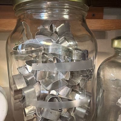 Sale Photo Thumbnail #106: Cookbooks, Pioneer Woman items, utensils, spices and more.
Cookie Cutters