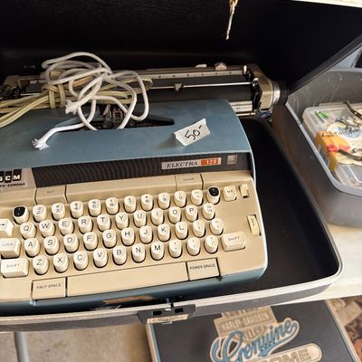 Sale Photo Thumbnail #217: Harley Mat, Typewriter, Lots of lightbulbs and more.