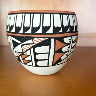 Southwestern Jemez Pueblo Vessel 