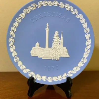 1970 Wedgwood 8" Christmas Plate Trafalgar Square Pale Blue Jasperware - England