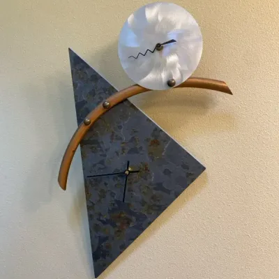 Maris Taylor Design Clock--Scott Graham 01/01