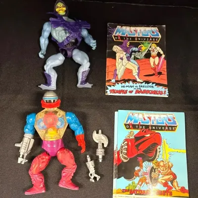 VTG Masters of the Universe Skeletor & Roboto Figures w Weapons + Mini Comics - MOTU, Mattel, He-Man