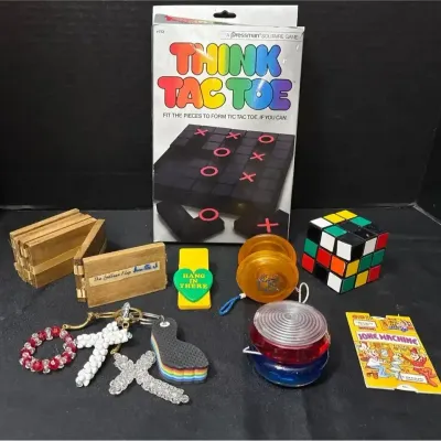 Retro Novelties - Pressman Think Tac Toe, Russ Berrie Clip, Jacobs Ladder, Rubiks Cube, Yo-Yos
