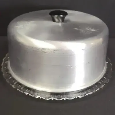 Cadeaux Stainless Steel And Crystal Cake Stand + Cover