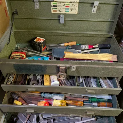 Vintage Kennedy Kits Metal Machinist Tool Chest Lot – Wrinkle Green Finish, Aircraft/Piping Chart & 